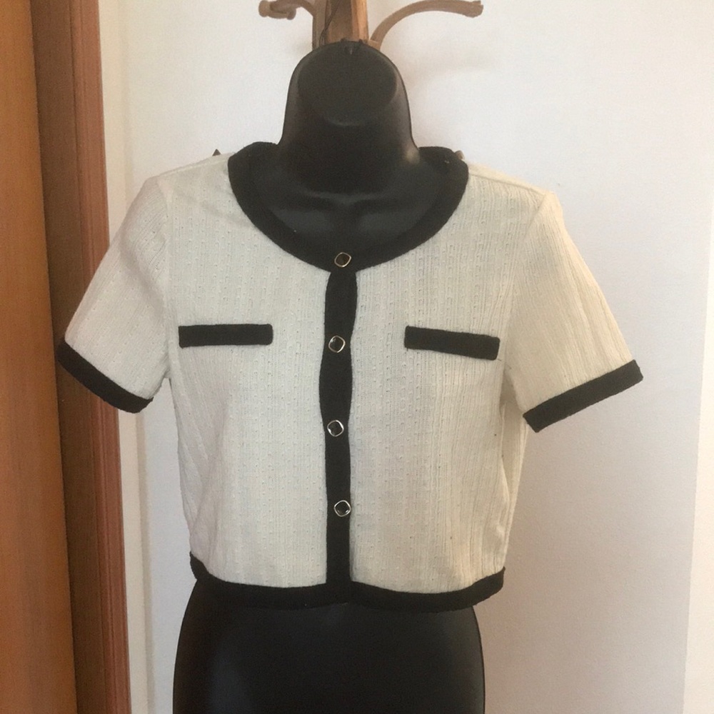 Chic Cream and Black Cropped Jacket Korean Dazy